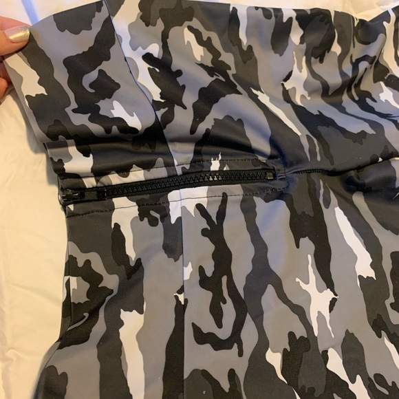 Ultimate Scrunch Butt Gym Leggings - Picture 4 of 5